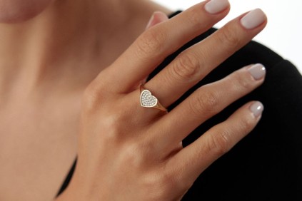 Kalpli Taşlı Yüzük