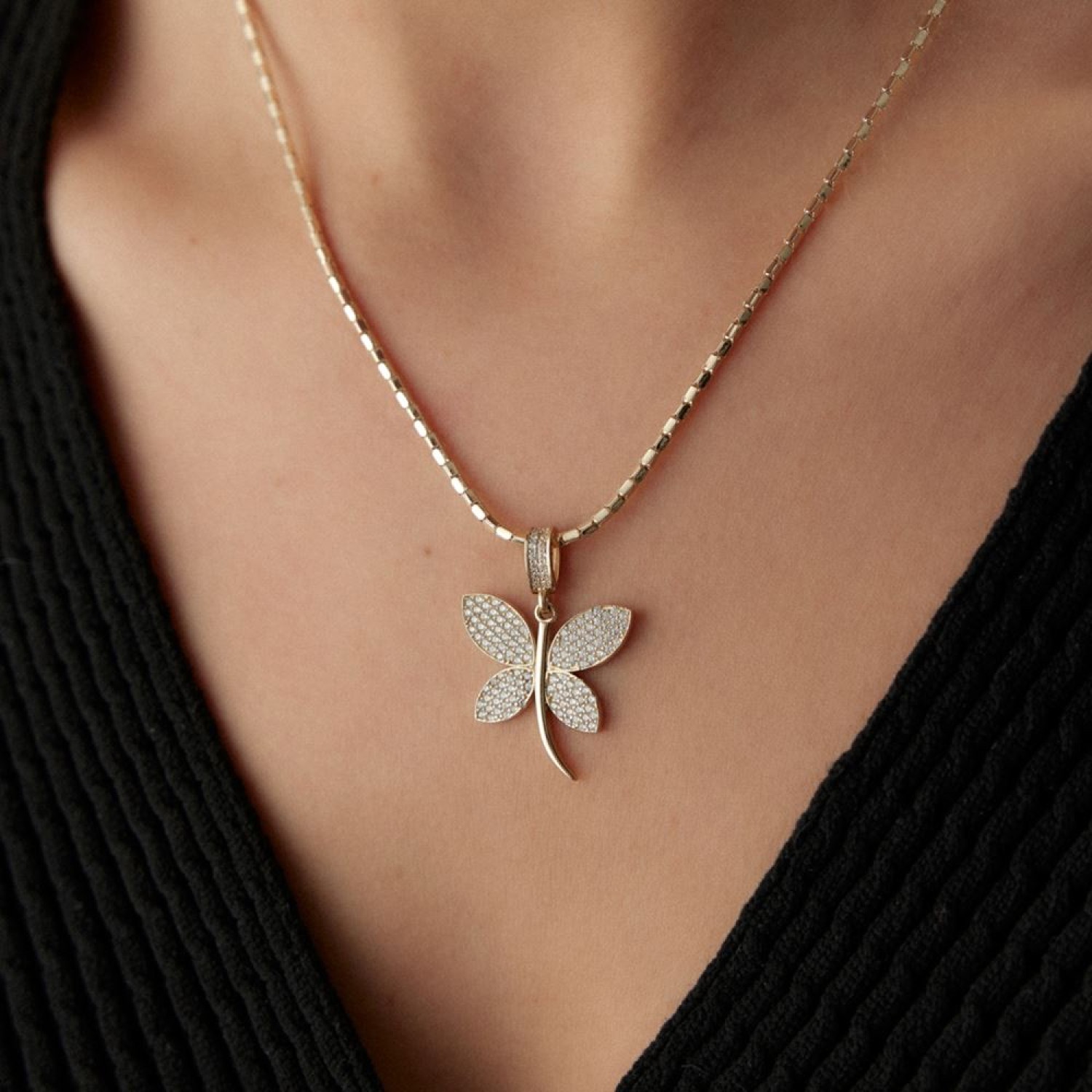 Kelebek Taşlı Kolye Ucu