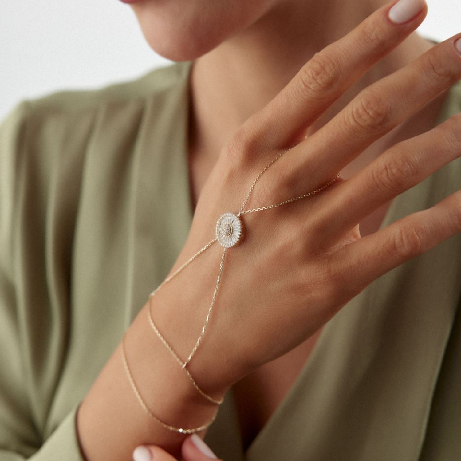 Baget Yuvarlak Şahmeran