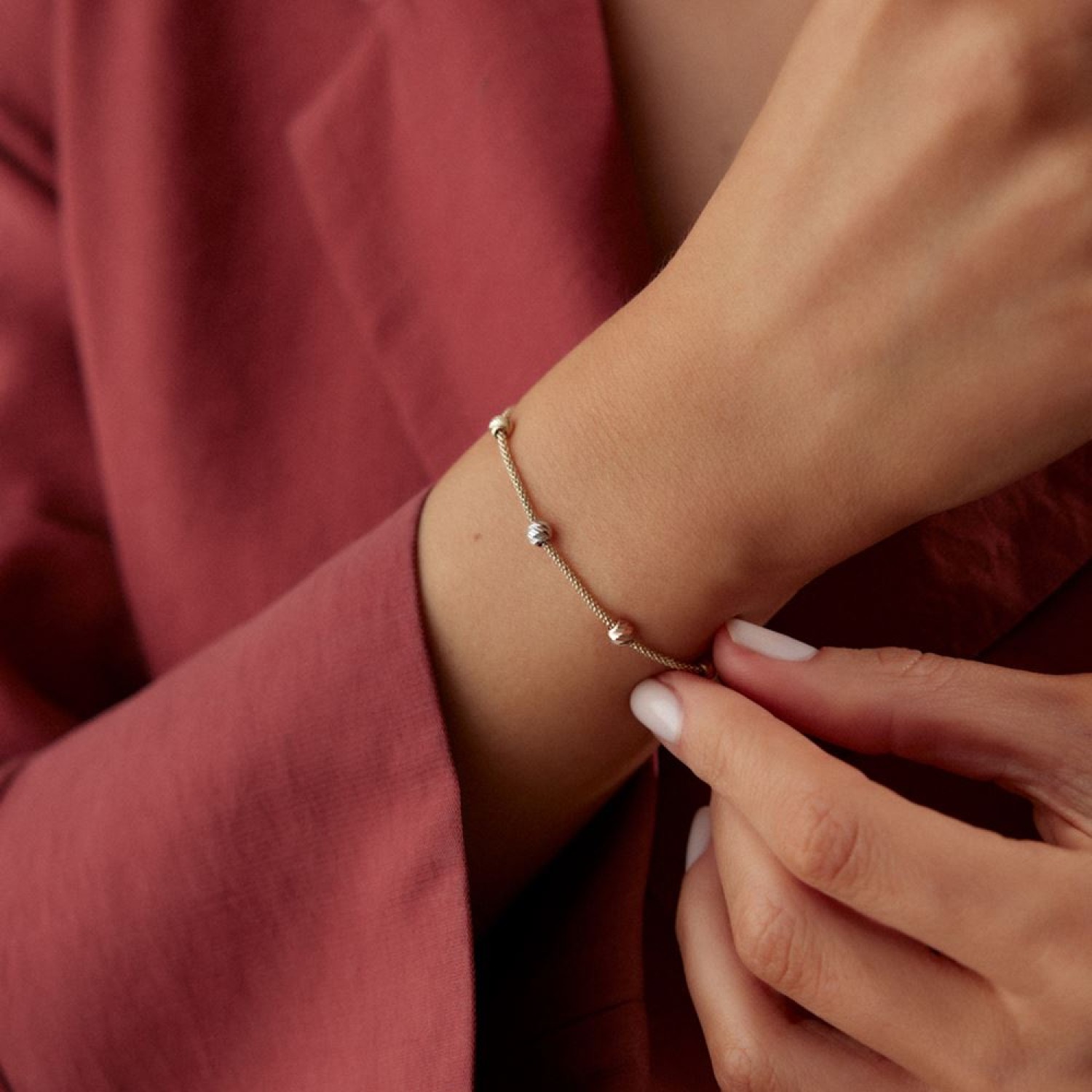 Üç Renk Dorika Top Bileklik