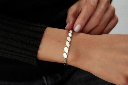 Kırmızı Pullu Bileklik