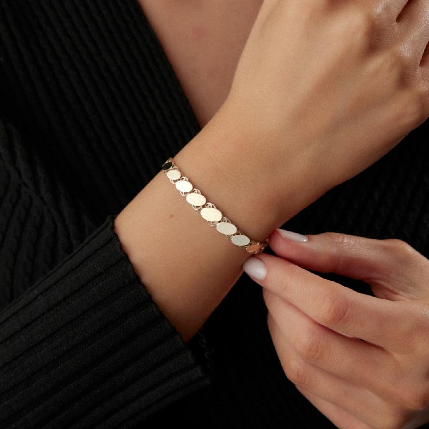 Kırmızı Pullu Bileklik