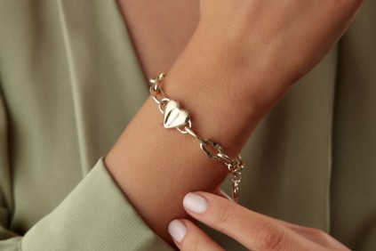 Kalp Desenli Tasarım Bileklik