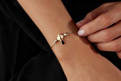 Yonca Siyah Fermuar Mineli Bileklik