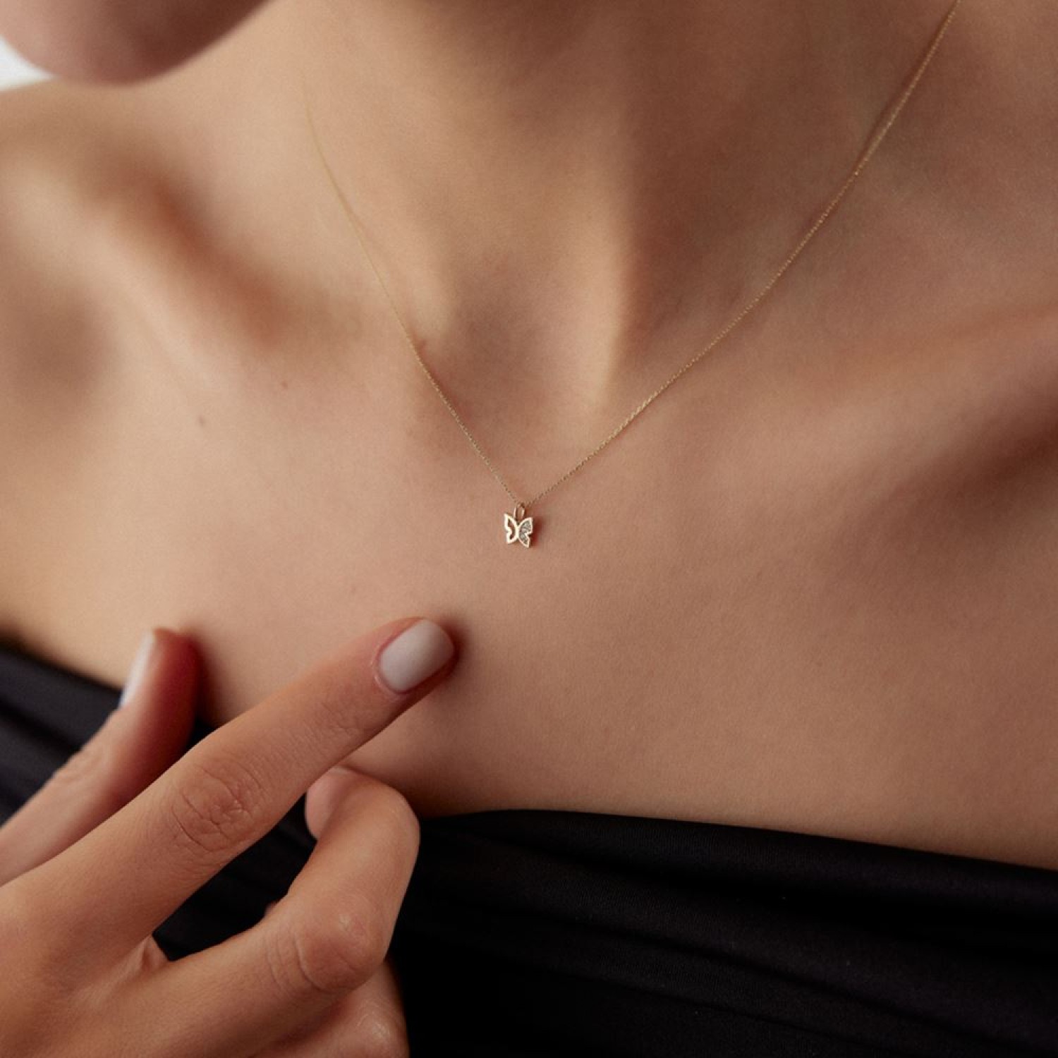 Kelebek Taşlı Kolye