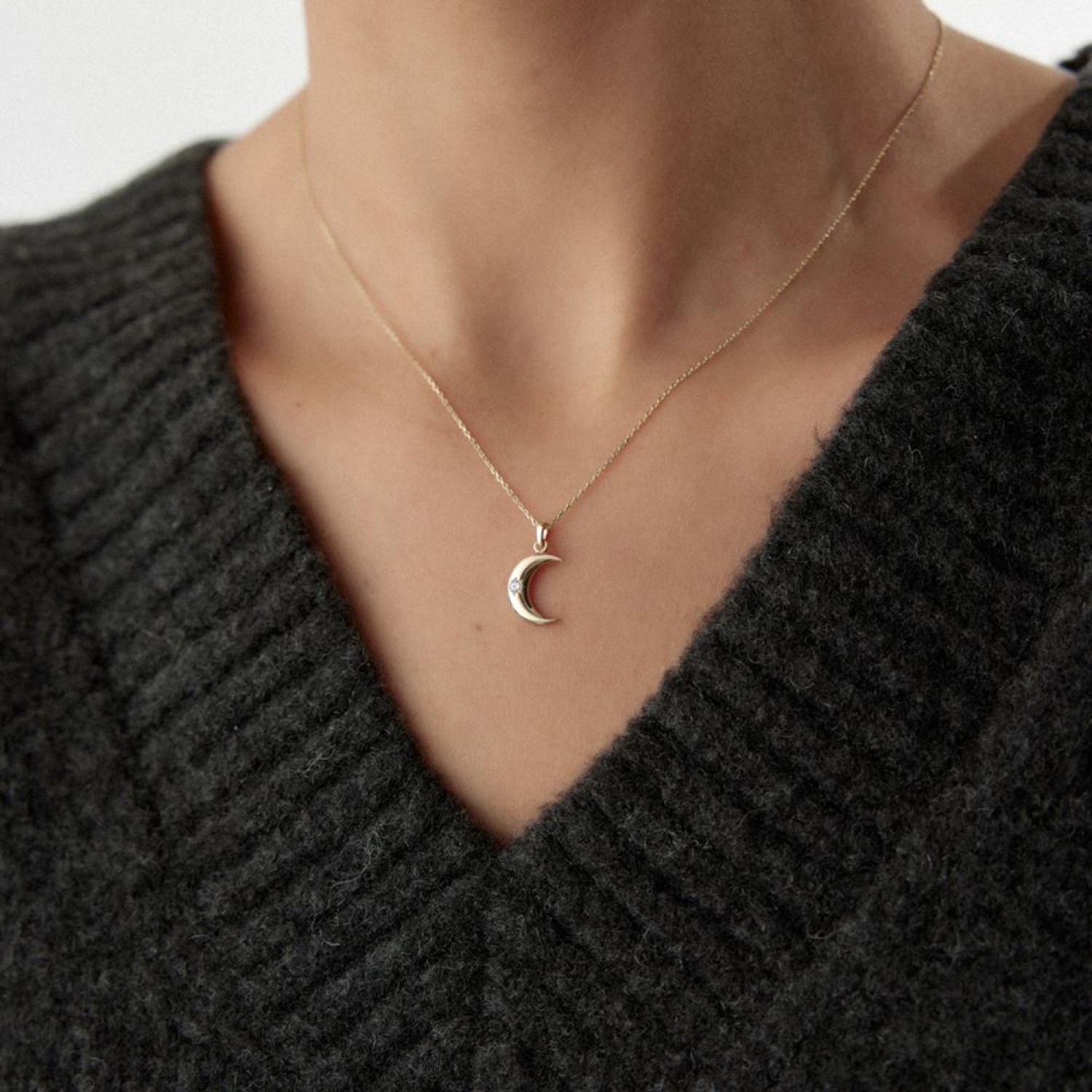 Ay Hilal Taşlı Tasarım Kolye