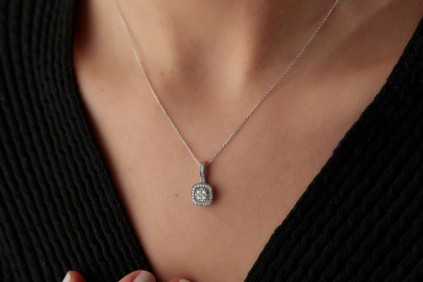 Taşlı Tasarım Kolye