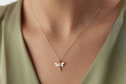 Kelebek Tasarım Taşlı Kolye