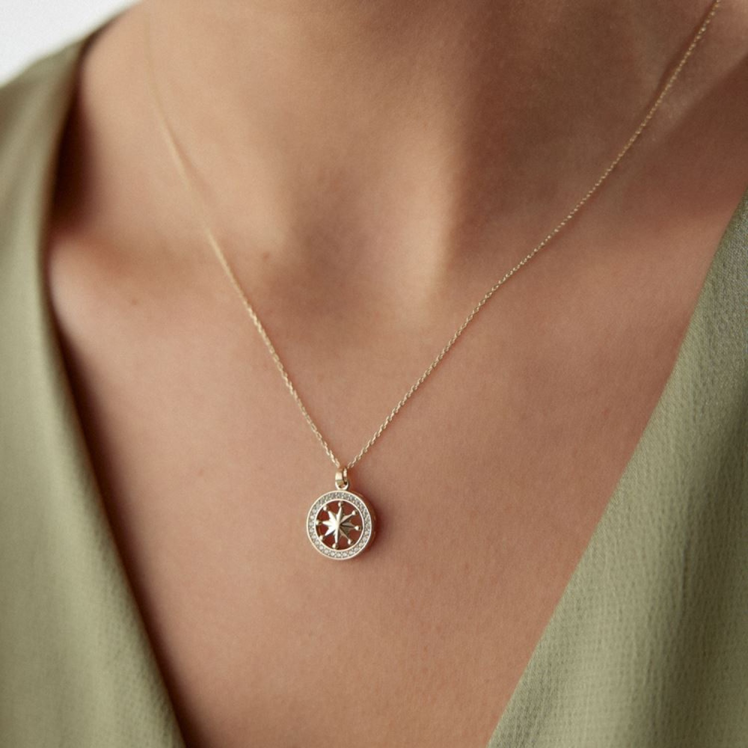 Pusula Taşlı Kolye