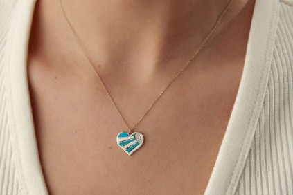 Kalp Mineli Taşlı Kolye