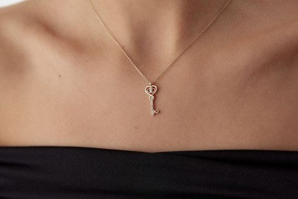 Anahtar Taşlı Kolye